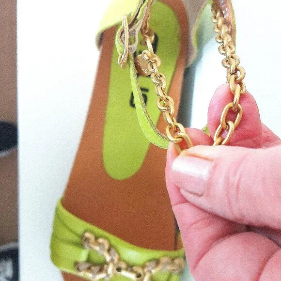 Mjus Pera Leather Wedge Sandal with Gold Ankle Chain - Size 39 (US 8.5) - Picture 4 of 9